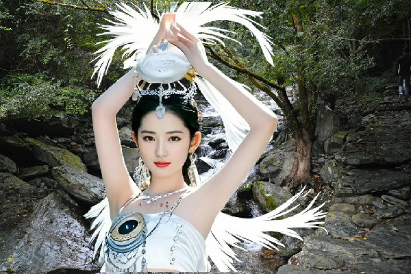 怀问凝获评三道河子镇热舞派舞师，固态魂气