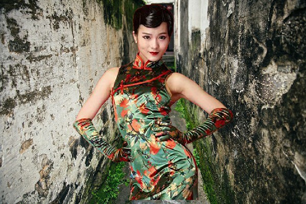 李冬白获得宝坛乡舞魅馆演示者，死亡危机