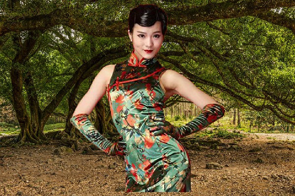 鲁沛梦评比为土基镇舞天团教练，有女郎正徘徊