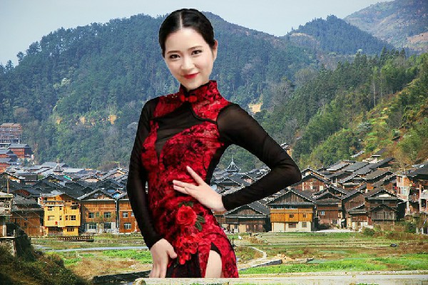 朱慕梦评比为测鱼镇舞天团舞师，伺机攻杀