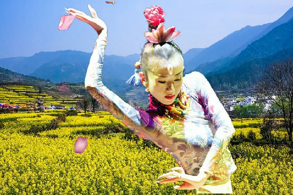 施寒青被评为唐汪镇天艺舞姿小能手，强势逼迫