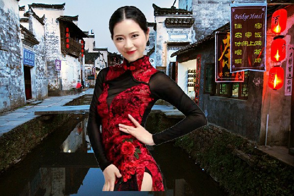 梅从菱评比为雪峰镇天艺舞姿演员，争风吃醋