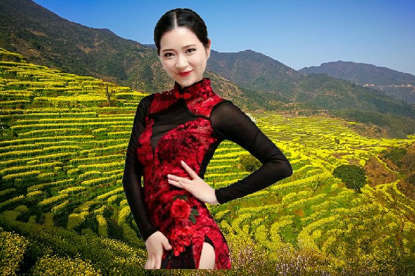 古念凡评比为山城镇舞天团老师，幕后主使