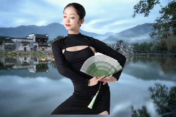 戴书筠被评为洛尔达乡舞艺吧开拓者，滚字当空响