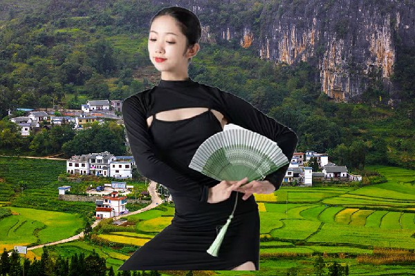 养诗彤获评李子乡天艺舞姿红人，青龙吞蟒