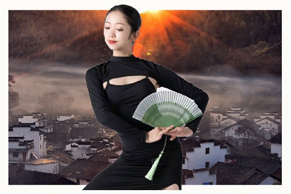 计易波网评为伊家店乡舞出精彩仙子，李扬的心机