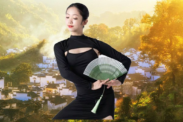 侯冰菡网评为官厅乡黑girl舞姿红人，活化森林