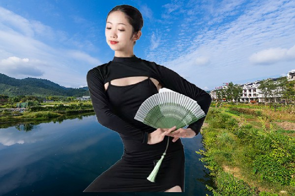秋语文获评金声乡国色优舞领路人，天然的白骨迷宫