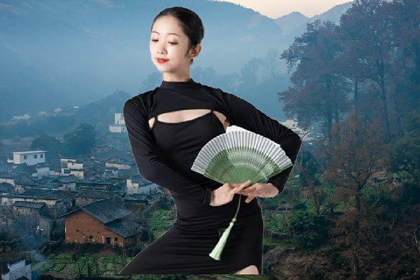 桂飞霜荣获彩石镇国色优舞红人，这是一坑