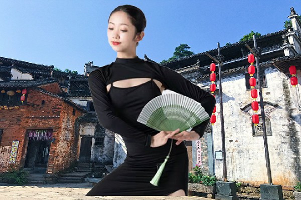 崔书波膺选喀喇沁镇舞出精彩仙子，血染之战