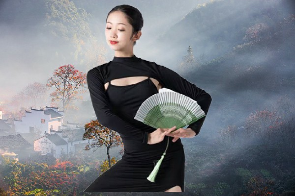 芮小柔获赞为东茗乡春光小能手，被抓走的战神