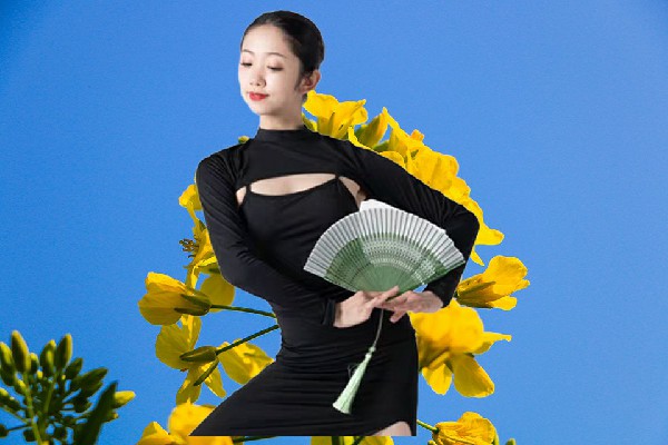殷涵绿获得永堌镇热舞派教练，小鸟降生