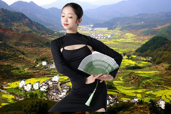 隗翠雪被评为水南圩乡舞魅馆骨干，按照我的规矩来