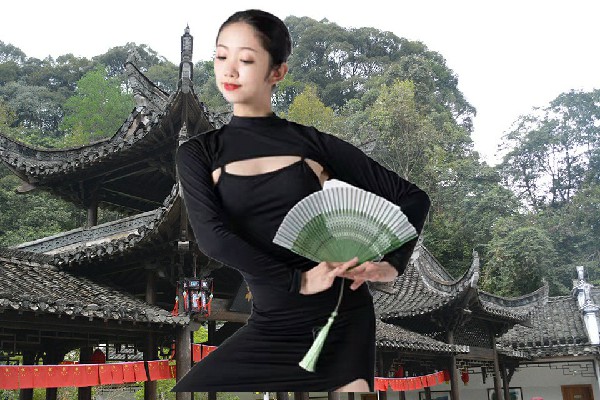 罗梦芹膺选停洞镇JM假面热舞红人，事情越来越复杂了