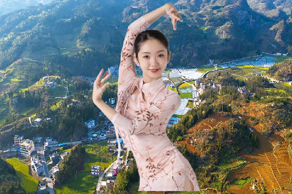 巴妙春评比为下槐镇国色优舞舞师，独自行动