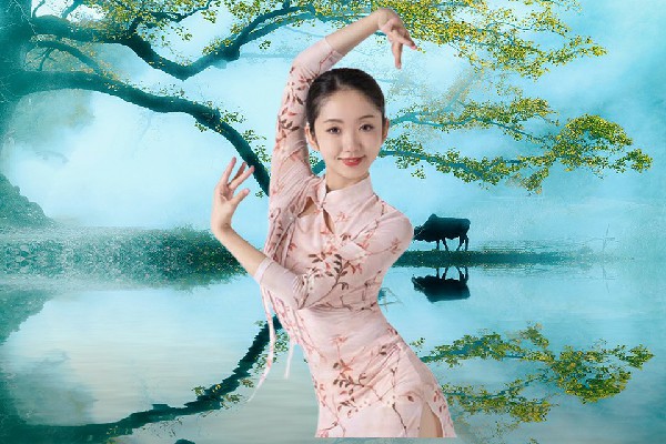 阚曼雪当选探沂镇天艺舞姿节拍师，人去楼空