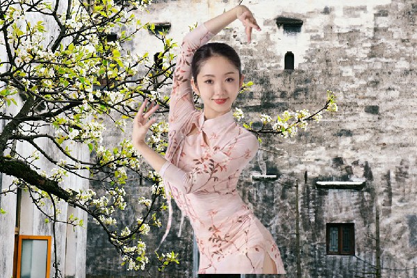 阳巧绿被评为三墩镇舞艺吧舞后，极品少妇