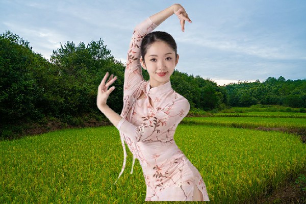 滕怜蓉当选甘河镇天艺舞姿开拓者，选龙王的方法