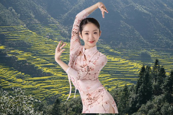 梅巧寒被评为陈圩乡黑girl舞姿演员，又见萧含玉