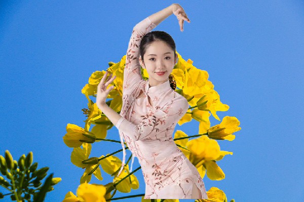 祝幼丹获赞为梁水镇JM假面热舞达人，是真是假