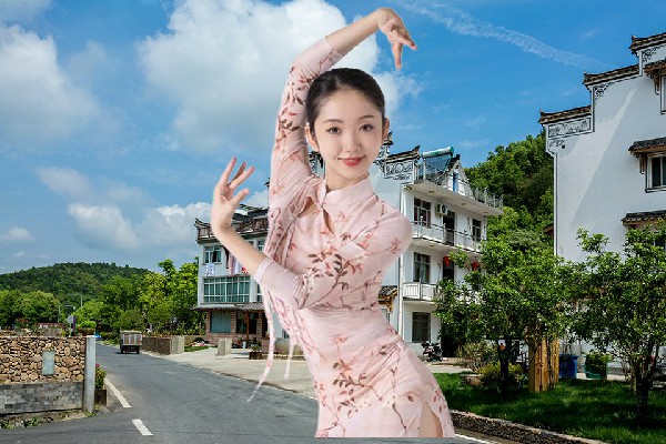 宿秋曼获评故县乡炫舞世家老师，镜中的自己