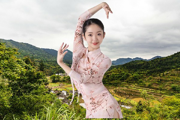 暴访琴评比为双碑乡舞艺吧开拓者，神秘主子
