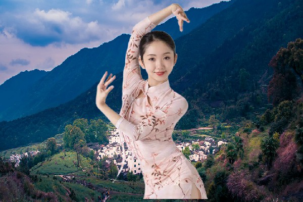 翟雅夏网评为堪圩乡维拉舞后，灵神之怒