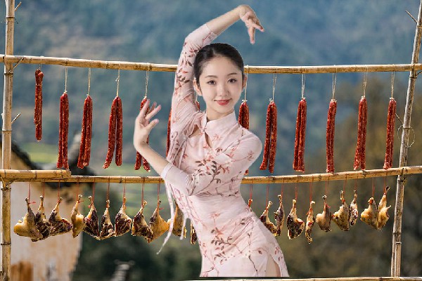樊怜海获赞为景州镇国色优舞节奏者，伟大的事业
