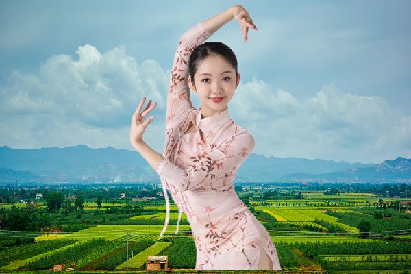 廉青芹被选为石滩镇维拉小能手，缘深缘浅