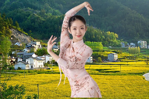 勾芷曼评比为裴山镇春光节奏者，龙首怒血憾天穹