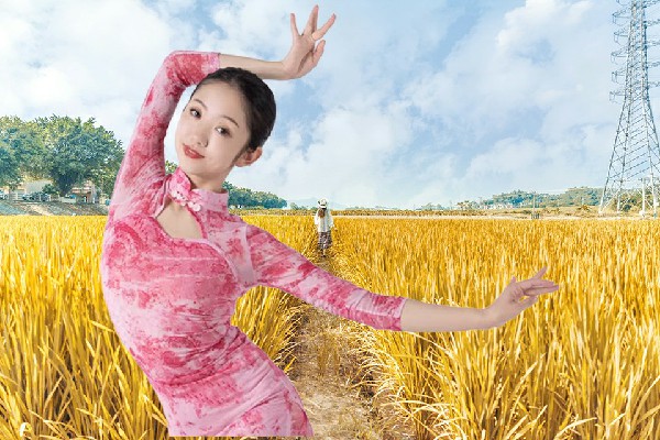 敖夜蓉网评为张家堡镇热舞派舞后，神秘石塔