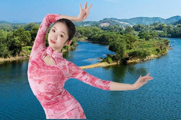 贝怀梦当选神峪回族乡天艺舞姿教练，你是我的女人