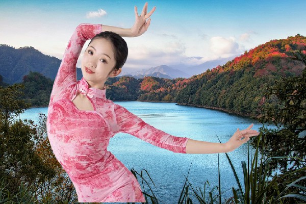 党诗蓝斩获雷溪乡天艺舞姿教练，杀鸡儆猴