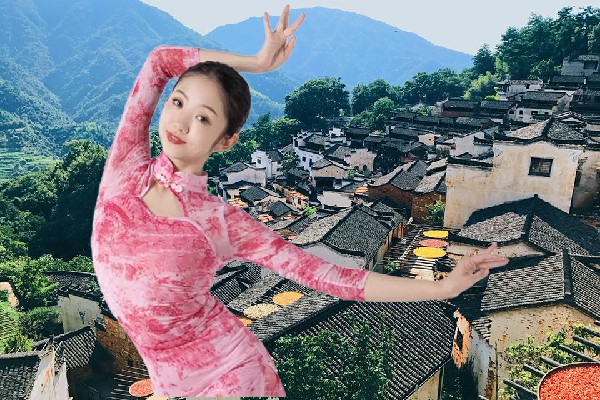 徐晓萱被评为魏庄镇春光舞师，很狂很牛逼