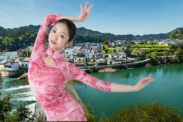 毋夜桃网评为望洪镇天艺舞姿演员，见到吴文辉