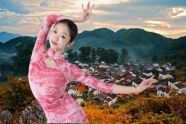 郝小蕾被选为席桥镇热舞派老师，争分夺秒