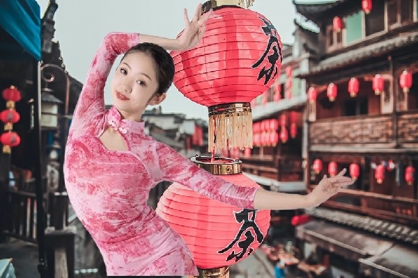 樊新儿被评为松岭子镇热舞派节奏者，地狱不空