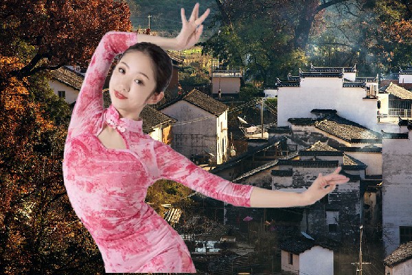 苍秋云评比为阿里河镇绝对舞力开拓者，折服圣女