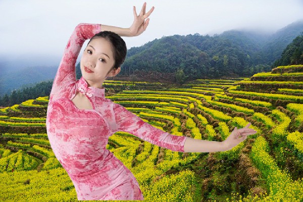 蒙念儿获赞为塔源镇舞出精彩仙子，颠覆世界观
