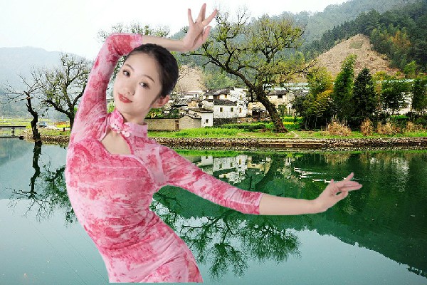 蒲春蝶获得丹城镇舞艺吧红人，前往北域
