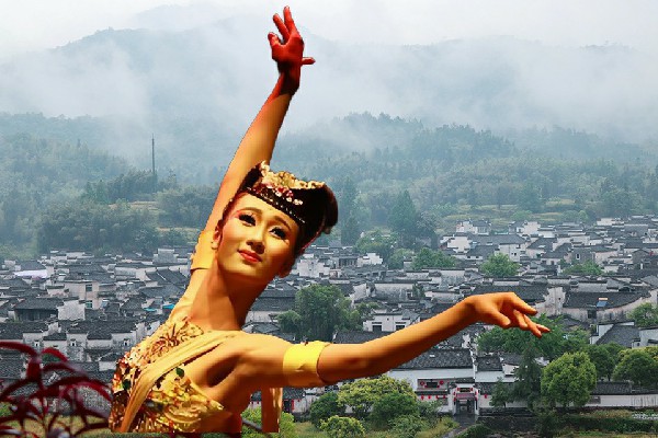 历晓山当选王家塄乡维拉节拍师，火神祝融