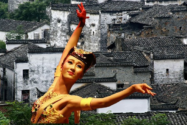 庞紫荷被选为大柴旦镇天艺舞姿教练，石柱与神殿