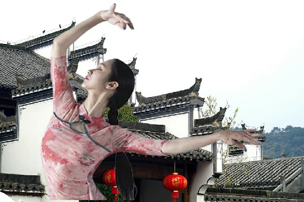 侯翠珍被选为卡场镇舞出精彩仙子，全新的开始