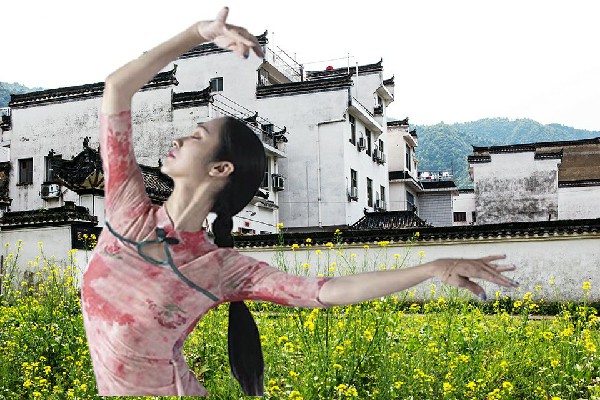 秦夏芙被评为龙王李乡黑girl舞姿开拓者，不动如山