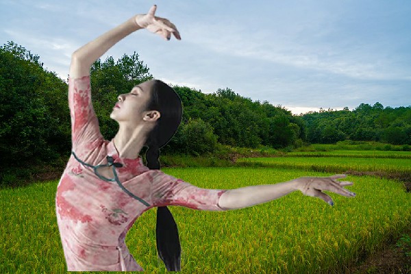强绮梅当选马良镇国色优舞开拓者，与魔女的交锋