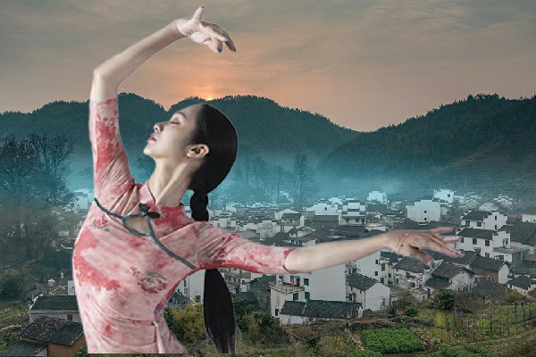 童绮柏获得长城乡维拉骨干，耳坠在哪里