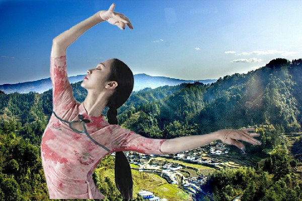 黄飞薇网评为木里图镇TK舞社小能手，不死山傻眼