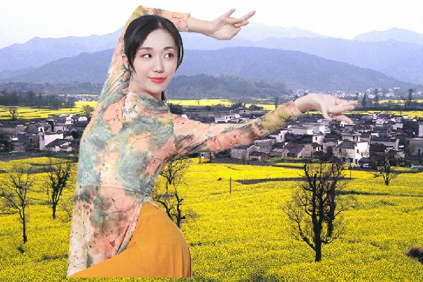 关诗蓝被选为忽鸡图乡热舞派领路人，世家索要天山草