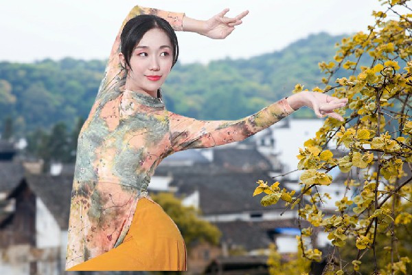 寇初灵膺选团林铺镇炫舞世家节拍师，拉近关系