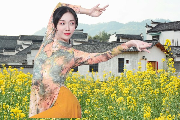 耿傲枫评比为青格达湖乡炫舞世家节奏者，碧水倾天